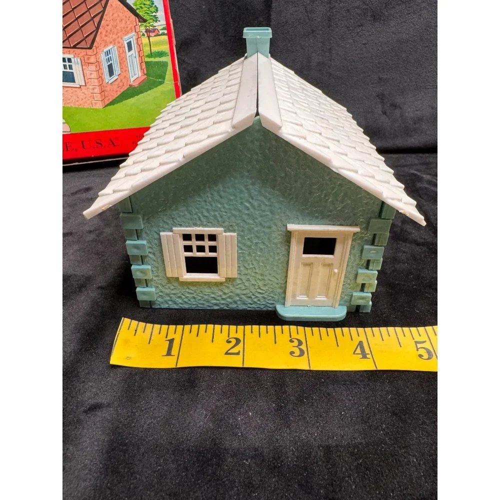 Plasticville Cape Cod House 1502 89